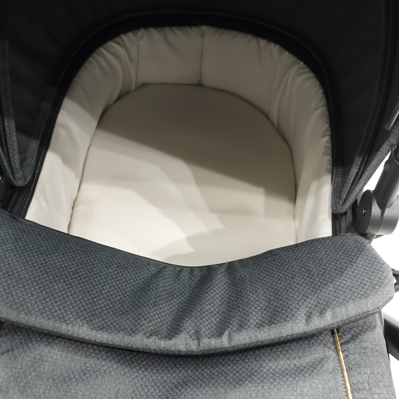 Extra wide and comfortable baby cot