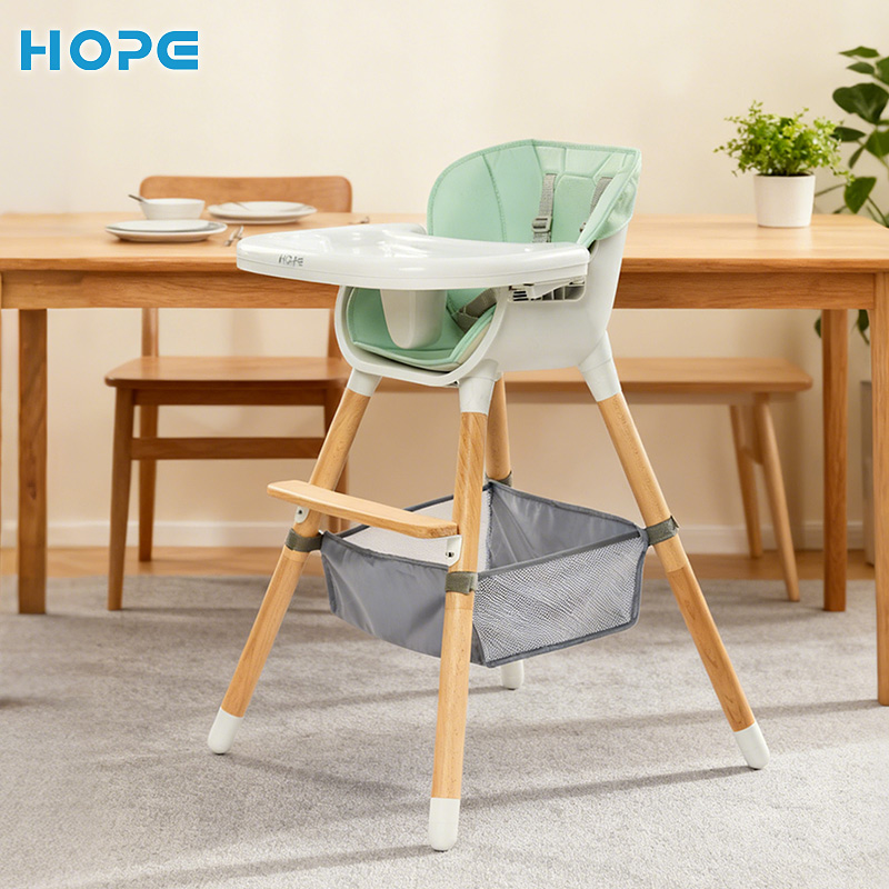 Feeding Chair with Removable Plate
